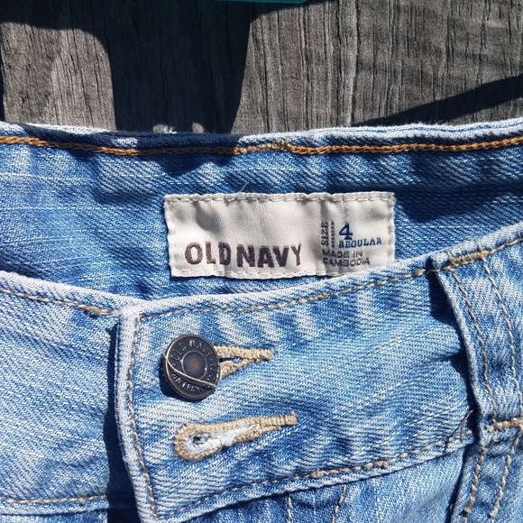 Old Navy Jean Shorts size 4 regular - Picture 2 of 3